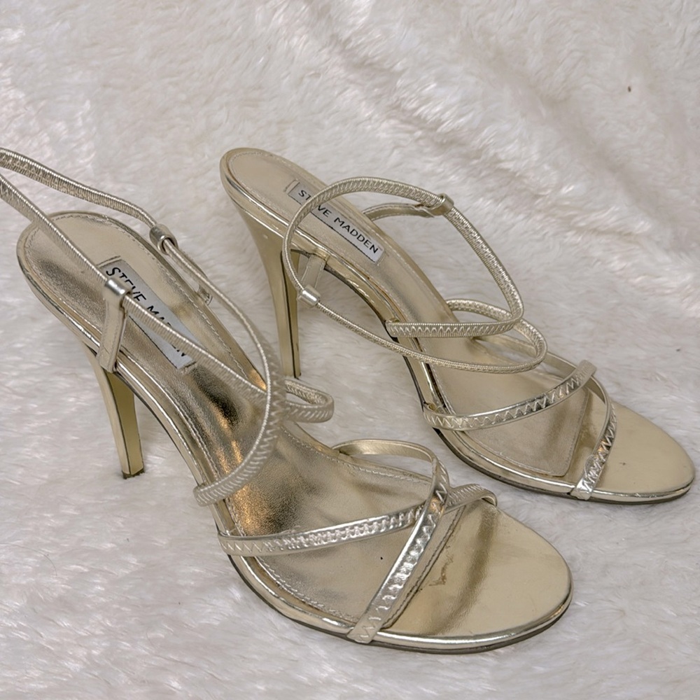 Steve Madden Daphny Size 8.5 gold straps heels